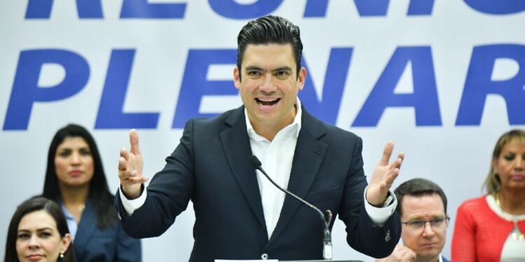 Elecciones del 2027 son un tiro entre Morena y el PAN