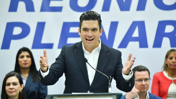 Elecciones del 2027 son un tiro entre Morena y el PAN