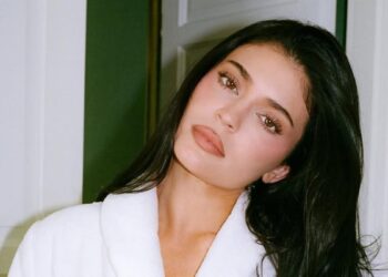 Ex chef privada demanda a Kylie Jenner