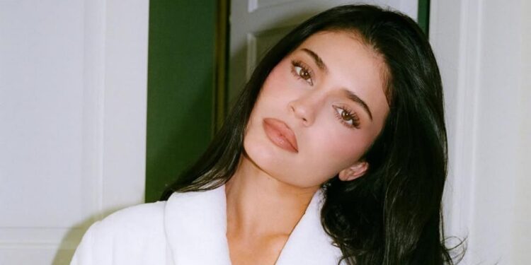Ex chef privada demanda a Kylie Jenner
