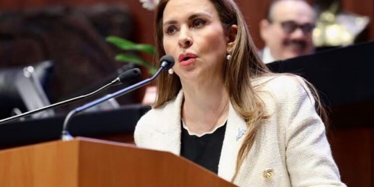 Exigen que el morenista Enrique Inzunza renuncie a su dieta como Senador
