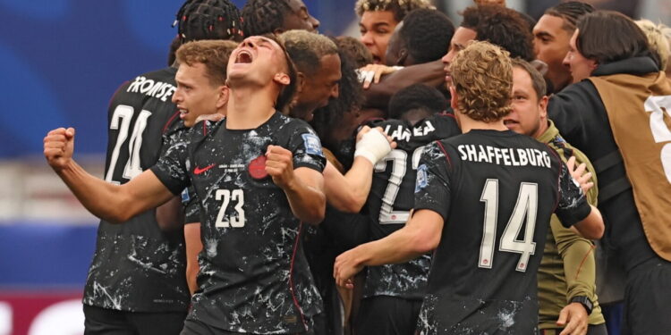 Canadá gana 1-0 a Sudáfrica, es el primer clasificado a octavos de final en el Mundial