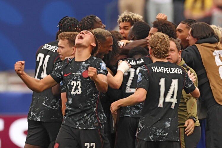 Canadá gana 1-0 a Sudáfrica, es el primer clasificado a octavos de final en el Mundial