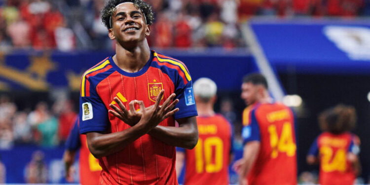 España se reencuentra y golea 4-0 a Arabia Saudita