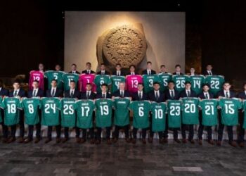 Selección Mexicana se toma la foto oficial en la Piedra del Sol