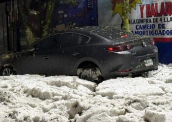 Azota fuerte tormenta con granizo en Cuajimalpa y Huixquilucan