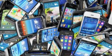 Aparición de teléfonos inteligentes coincide con desplome de natalidad en EU