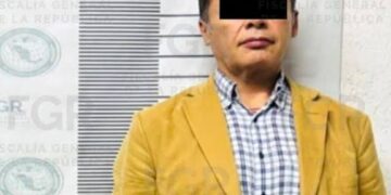 Detienen a exfuncionario del SAT por presunto enriquecimiento ilícito