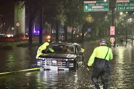 Alerta roja en ocho alcaldías de la Ciudad de México por lluvias intensas y granizo