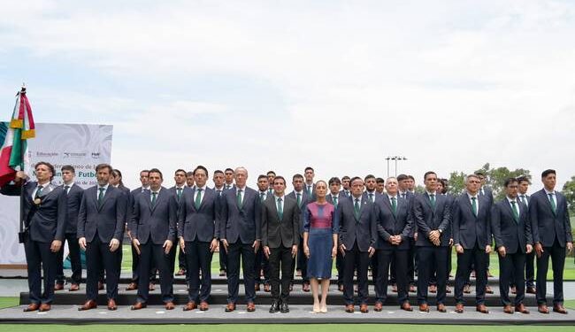 Presidenta Sheinbaum abandera a la Selección Nacional