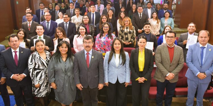 Estudiantes de excelencia de la UAT concluyen estancia en el Órgano de Administración Judicial