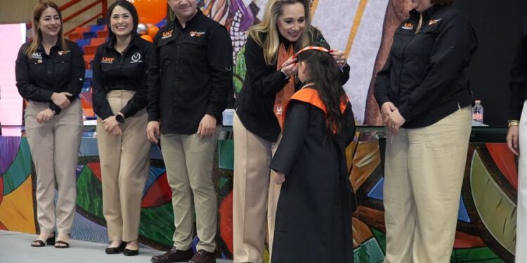 Celebra Familia UAT graduación de niñas y niños de los CENDI y CDIN