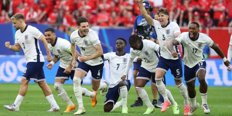 Inglaterra a semifinales 2-1 a Noruega, que se definió en tiempos extras