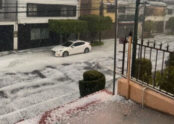 Fuertes lluvias y caída de granizo en varias alcaldías de CDMX