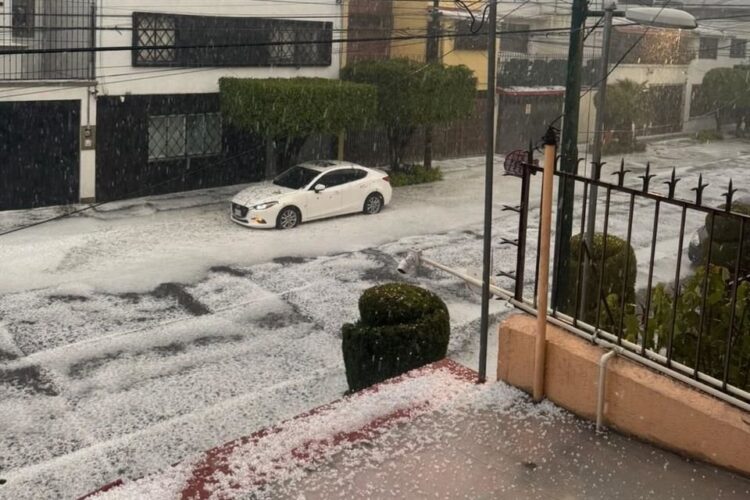 Fuertes lluvias y caída de granizo en varias alcaldías de CDMX