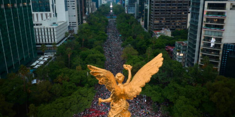 Festejan más del millón en diferentes puntos de la Ciudad de México