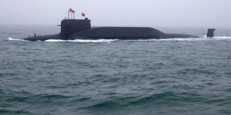 China prueba misil balístico desde submarino y enfurece a sus vecinos del Pacífico