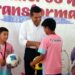 ¡Con libro de AMLO! Premia gobernador de Tabasco a equipo infantil que gana torneo