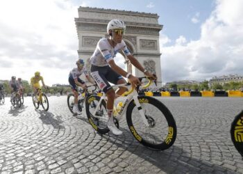 Isaac del Toro ya es histórico, primer mexicano en subir al podio en el Tour de Francia