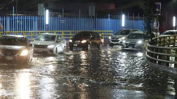 Llueve en toda la Ciudad, activan alerta roja, naranja y amarilla
