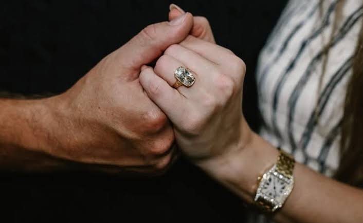 Taylor Swift se une en matrimonio con Travis Kelce en gran ceremonia