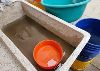 Emergencia en Guadalajara por agua, turbia, maloliente y contaminada