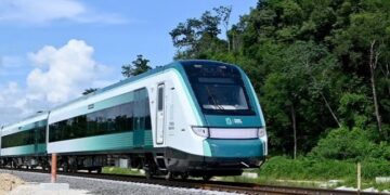 Nueva crisis en tren Maya en ruta Mérida-Cancún, pasajeros protestan