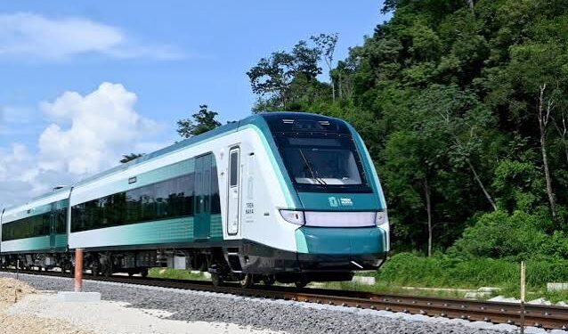 Nueva crisis en tren Maya en ruta Mérida-Cancún, pasajeros protestan