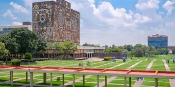 ¿Trampa masiva en la UNAM? Ahora el acordeón no es de papel, tiene forma de IA, de ChatGPT