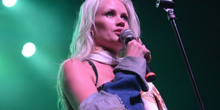 Conmoción por la muerte de Lauren Bennett a los 37 años