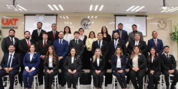 Entrega la UAT a 18 egresados de maestría en negocios internacionales