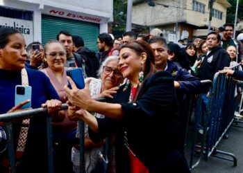 Encabeza Clara Brugada otra jornada de Casa por Casa, en El Ocotal, alcaldía Magdalena Contreras