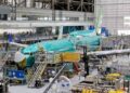 Ordenan inspeccionar cientos de aviones Boeing 737 Max por posibles grietas