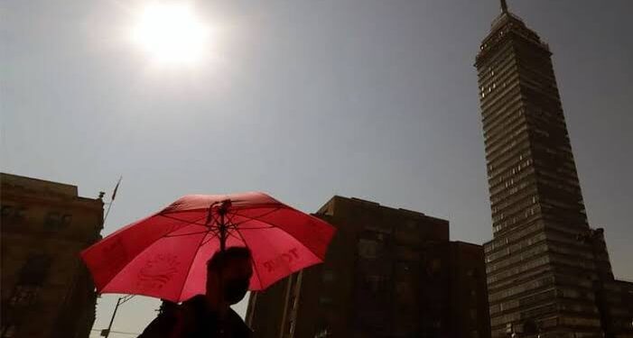 Jueves con ambiente caluroso y por la tarde lluvias fuertes en CDMX