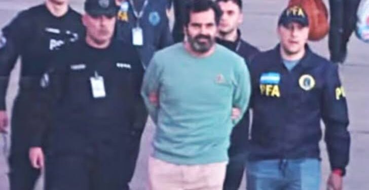 Vuela Fernando Farías de Argentina a México, en avión de la SEMAR