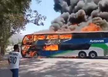 Capturan a 12 del CJNG en Michoacán y se desatan narcobloqueos