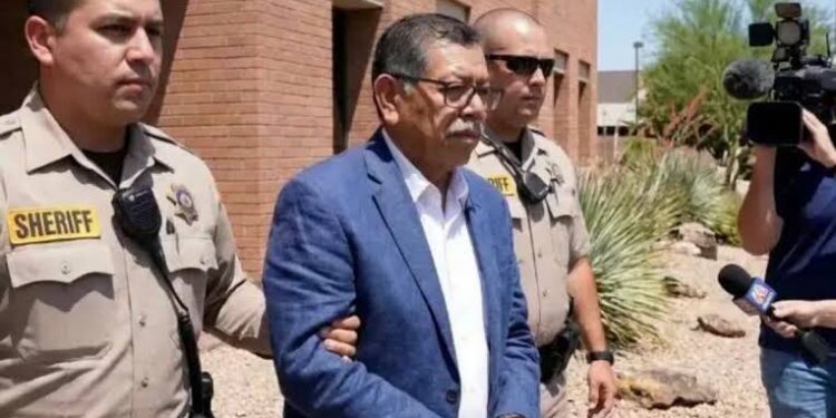 Ex secretario de seguridad de Sinaloa desaparece del registro de prisiones de EU