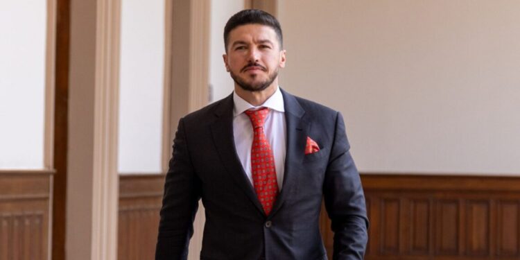 Sin tregua investigaciones por presunta corrupción del gobernador de NL