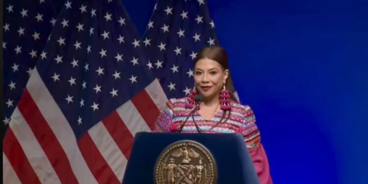“Sin vivienda, no hay paz”: Clara Brugada, desde Nueva York
