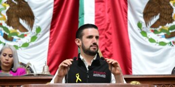 Diputado Pedro Haces, busca  proteger identidad digital después de la muerte