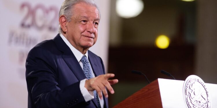 Alistan expedientes contra AMLO por posibles crímenes de lesa humanidad