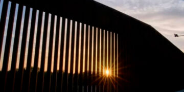 Muro de Trump avanza 100 kilómetros en Arizona