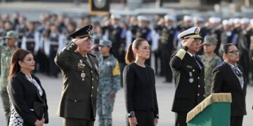 Presidenta recuerda a víctimas de sismos del 85 y 17; pide no olvidar solidaridad
