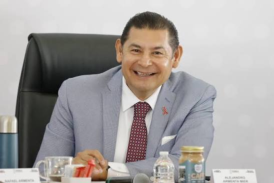 Gobierno de Puebla desmiente retiro de visa de EU al gobernador Alejandro Armenta
