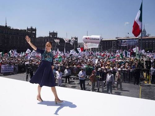 «Ninguna potencia extranjera tiene derecho a dictar el presente de México»: Sheinbaum