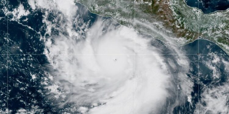 «Polo» ya es un huracán inusual categoría 5 impulsado por El Niño
