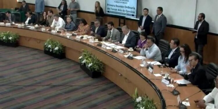 Avalan cascada de aumentos en comisiones de Diputados