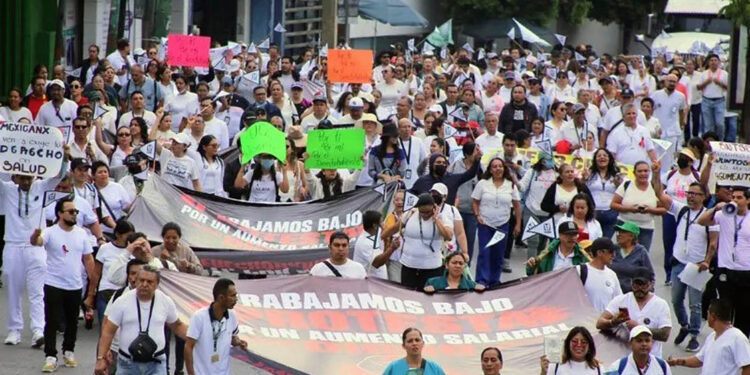 Intensa jornada nacional de protestas de trabajadores del IMSS