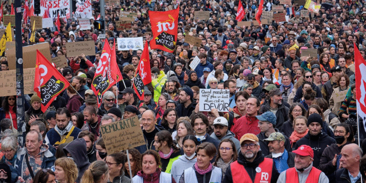 Francia prepara otra semana de protestas por el costo de vida