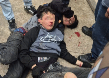 En Torreón hermanos irrumpen en secundaria y matan a subdirectora, hieren a tres